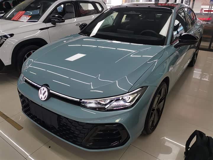 Фото 2 - Volkswagen Passat