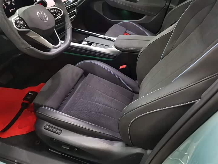 Фото 7 - Volkswagen Passat