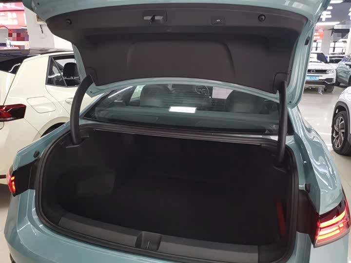 Фото 9 - Volkswagen Passat