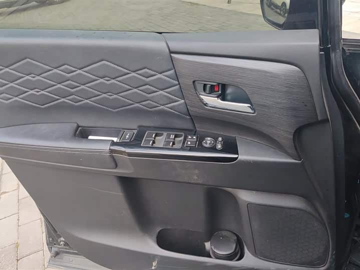 Фото 7 - Honda Elysion