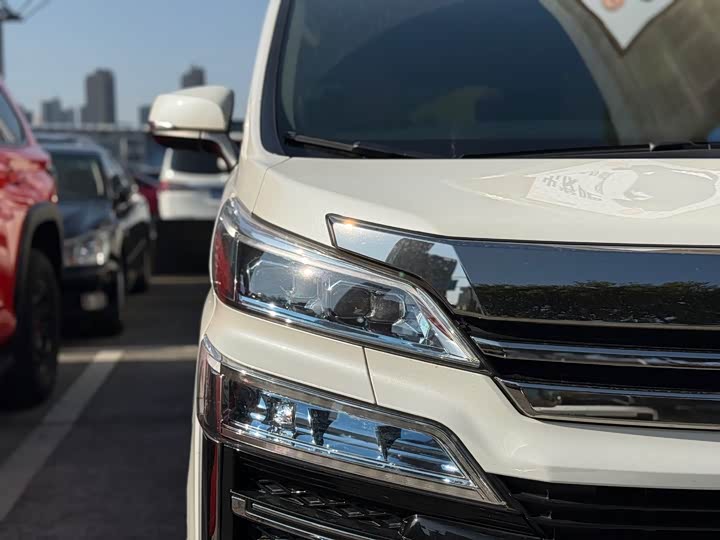 Фото 4 - Toyota Vellfire