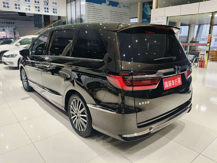 Фото 5 - Honda Elysion