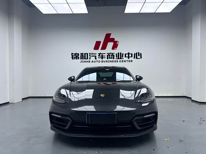 Фото 2 - Porsche Panamera