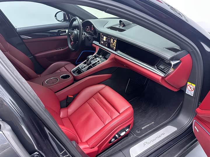 Фото 4 - Porsche Panamera