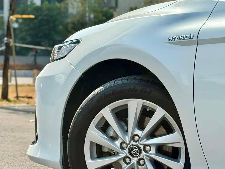 Фото 7 - Toyota Camry