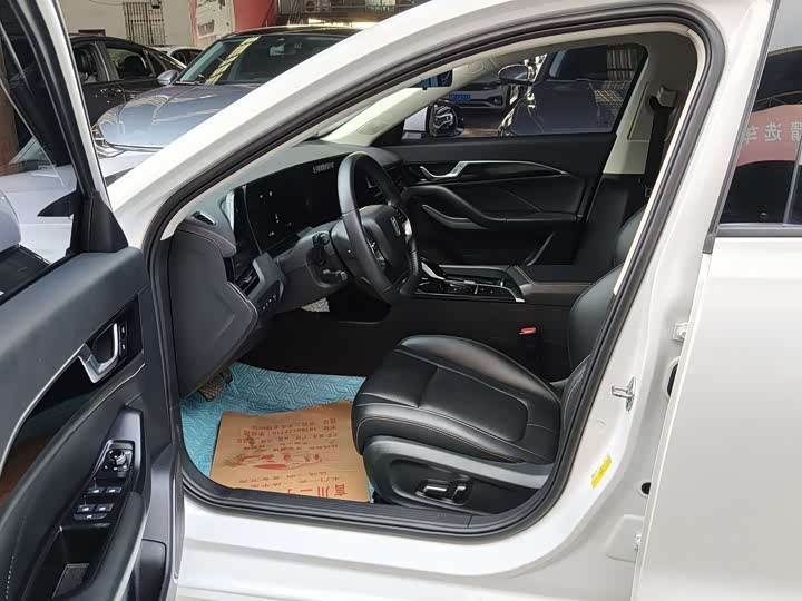 Фото 4 - Bestune B70