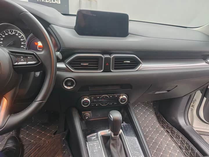 Фото 8 - Mazda CX-5