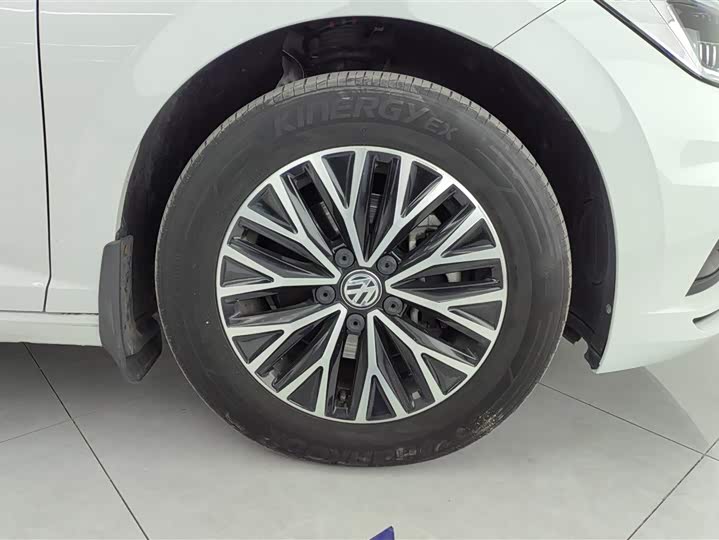 Фото 6 - Volkswagen Sagitar L