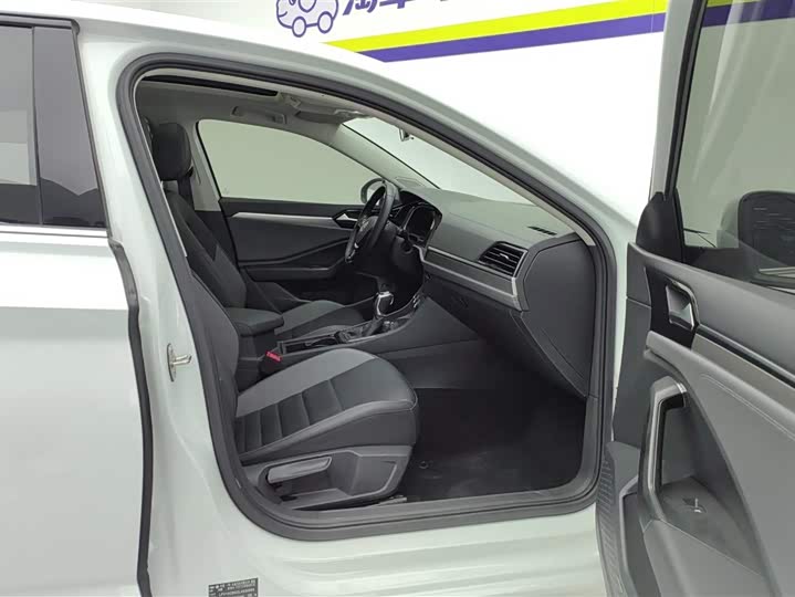 Фото 8 - Volkswagen Sagitar L