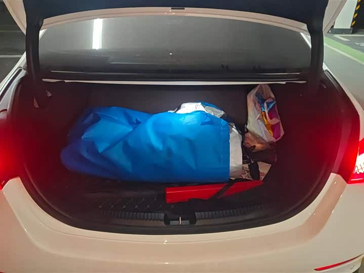 Фото 4 - Mercedes-Benz C-Class