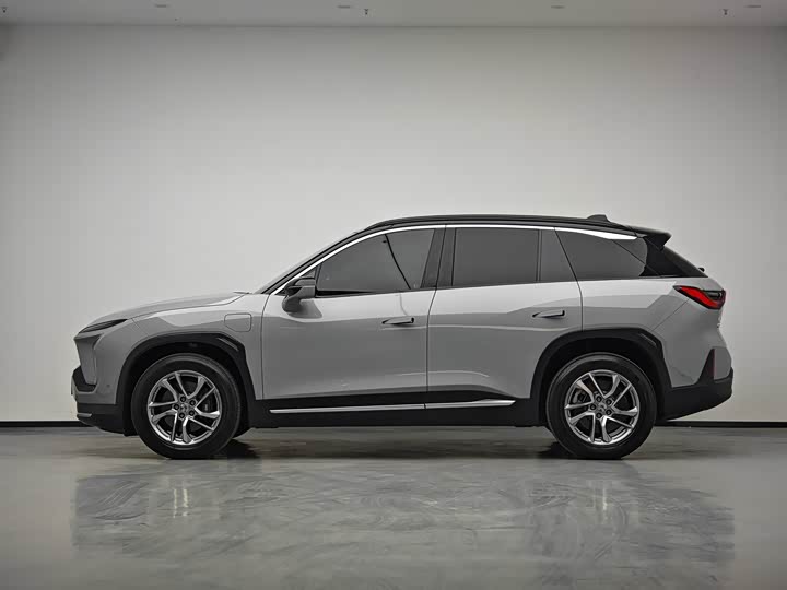 Фото 8 - Nio ES6