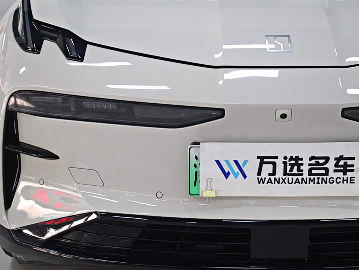 Фото 3 - Zeekr X