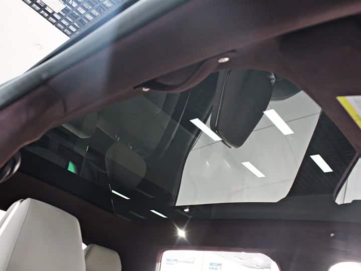 Фото 8 - Zeekr X