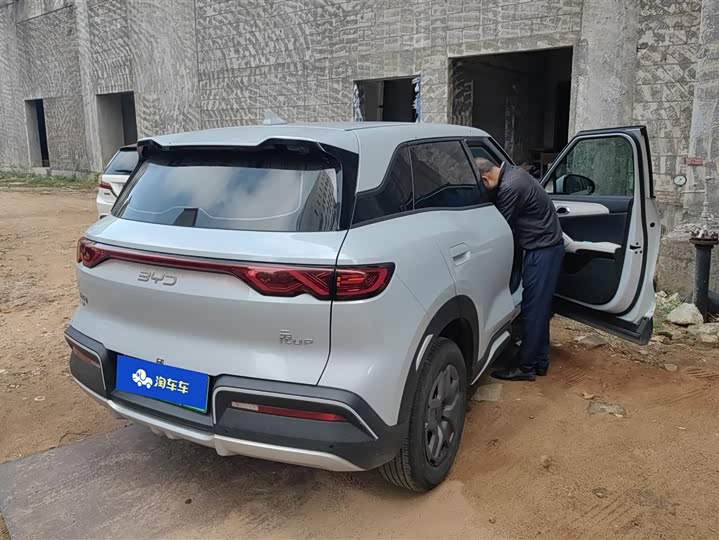 Фото 3 - BYD Yuan Up