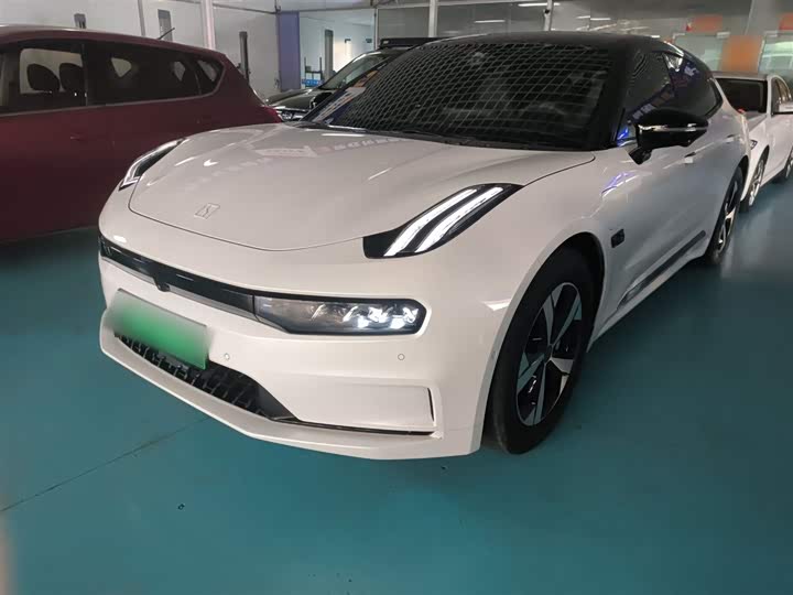 Фото 1 - Zeekr 001