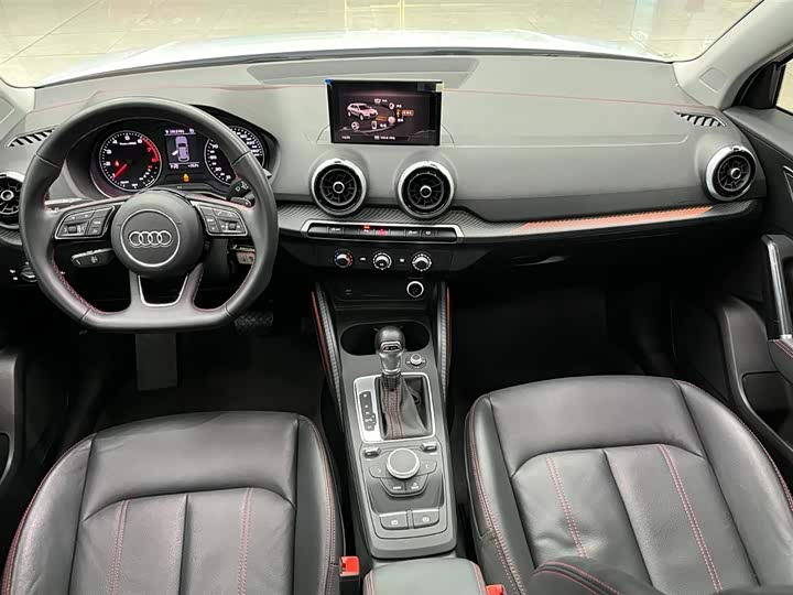 Фото 2 - Audi Q2L