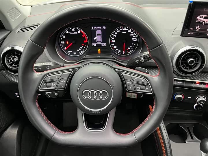 Фото 3 - Audi Q2L