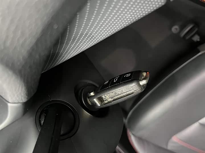 Фото 4 - Audi Q2L