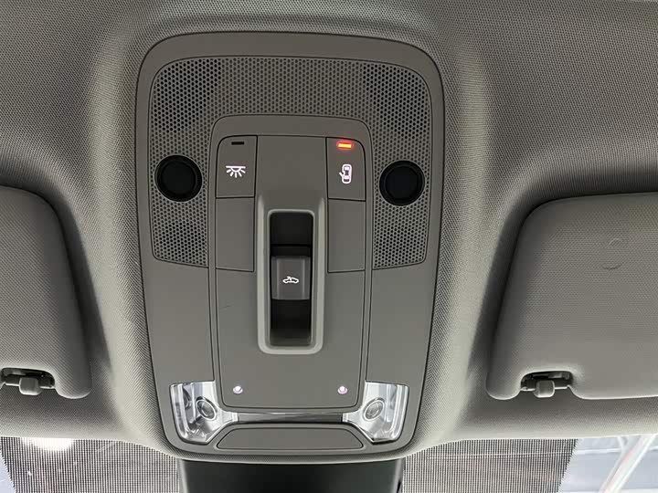 Фото 7 - Audi Q2L