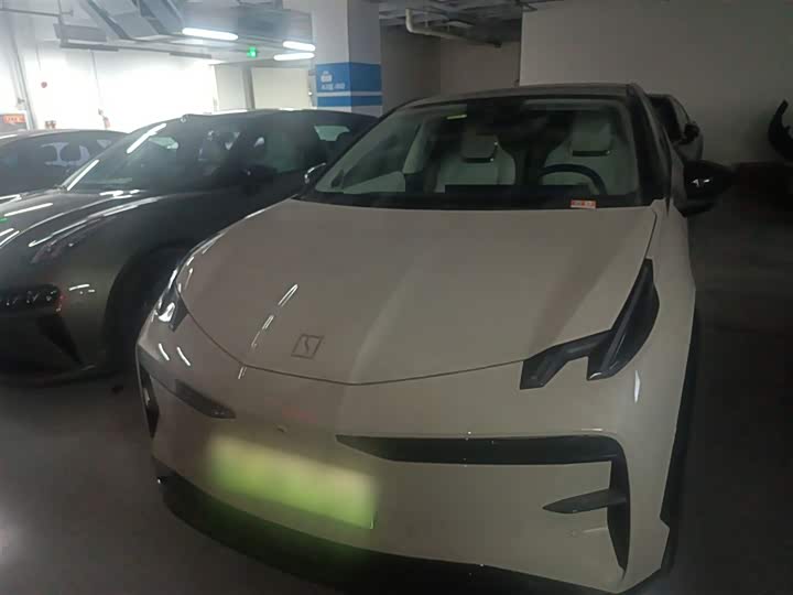 Фото 3 - Zeekr X