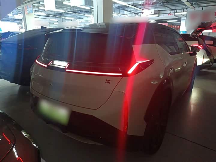 Фото 7 - Zeekr X