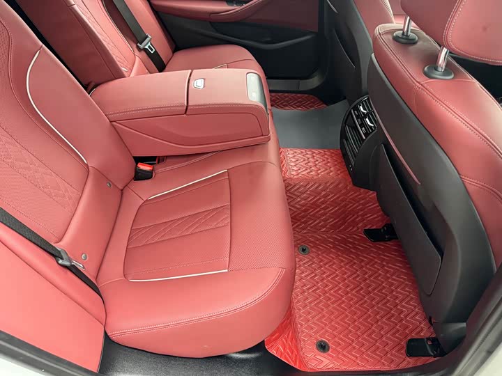 Фото 8 - BMW 5 Series