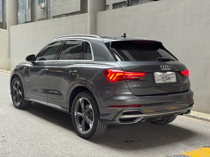 Фото 4 - Audi Q3