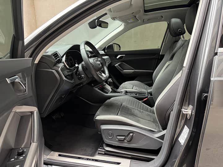 Фото 6 - Audi Q3