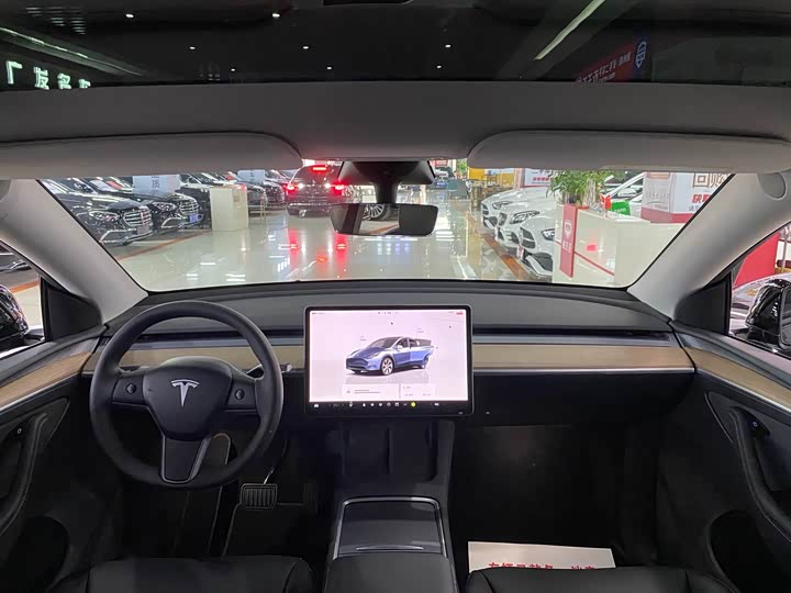 Фото 9 - Tesla Model Y