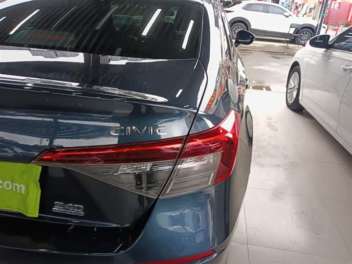 Фото 8 - Honda Civic