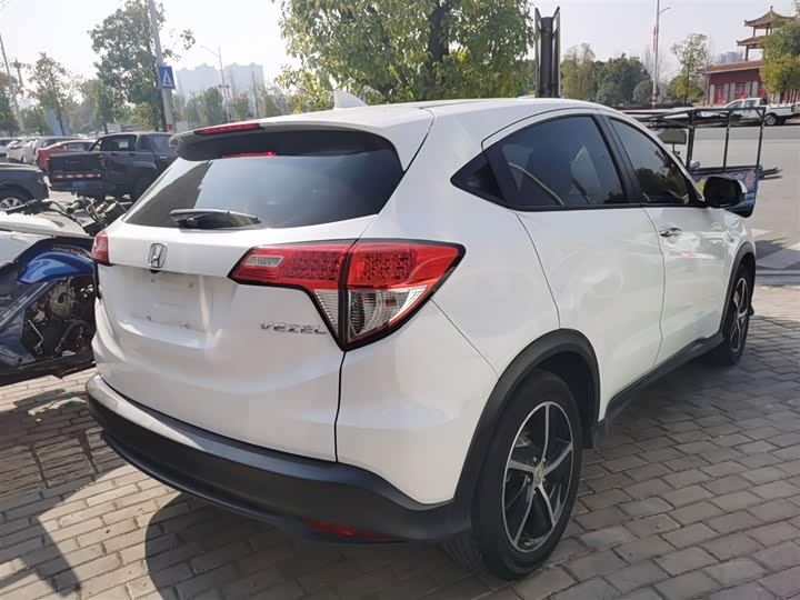 Фото 7 - Honda Vezel