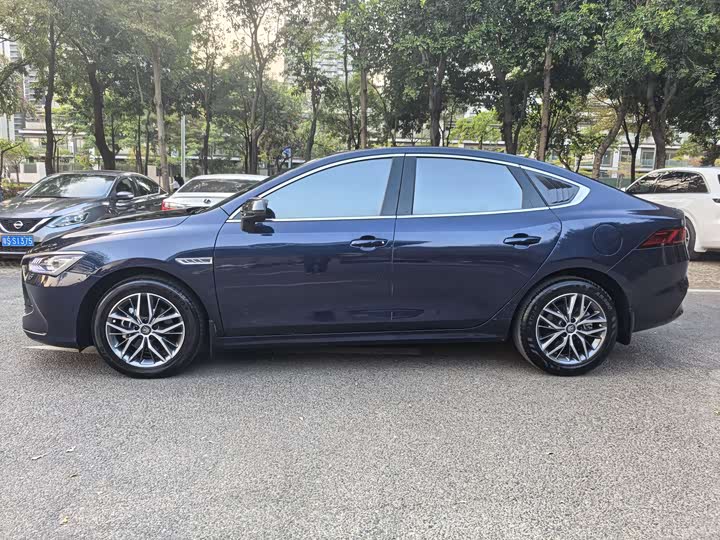 Фото 3 - BYD Qin Plus