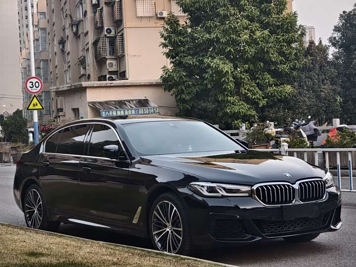 Фото 3 - BMW 5 Series