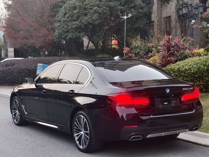 Фото 5 - BMW 5 Series