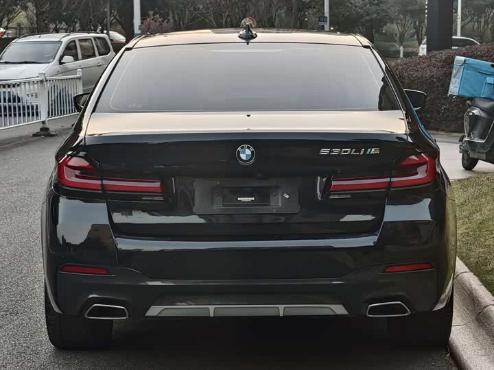 Фото 6 - BMW 5 Series