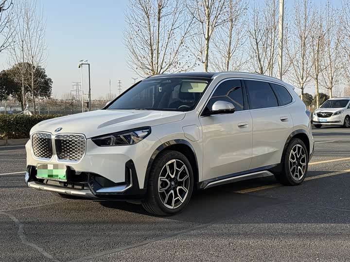 Фото 1 - BMW iX1