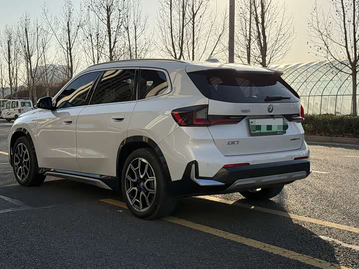 Фото 6 - BMW iX1