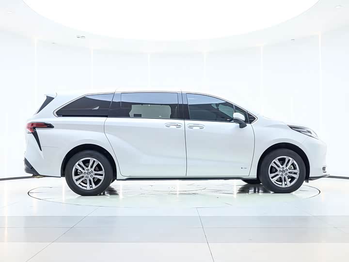 Фото 5 - Toyota Sienna