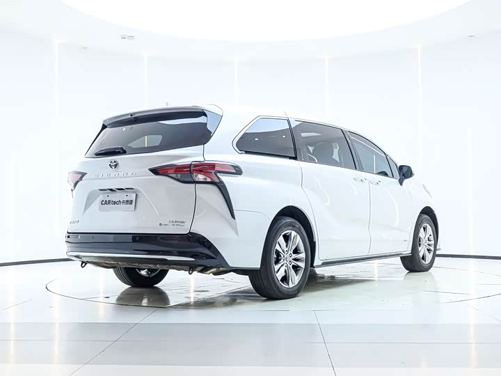 Фото 6 - Toyota Sienna