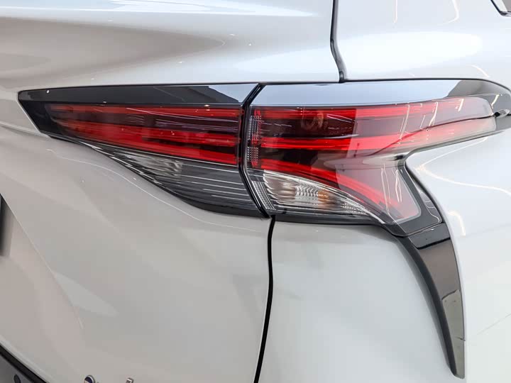 Фото 8 - Toyota Sienna