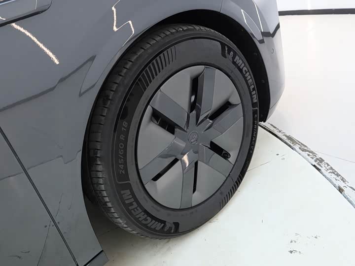 Фото 8 - LiXiang Mega