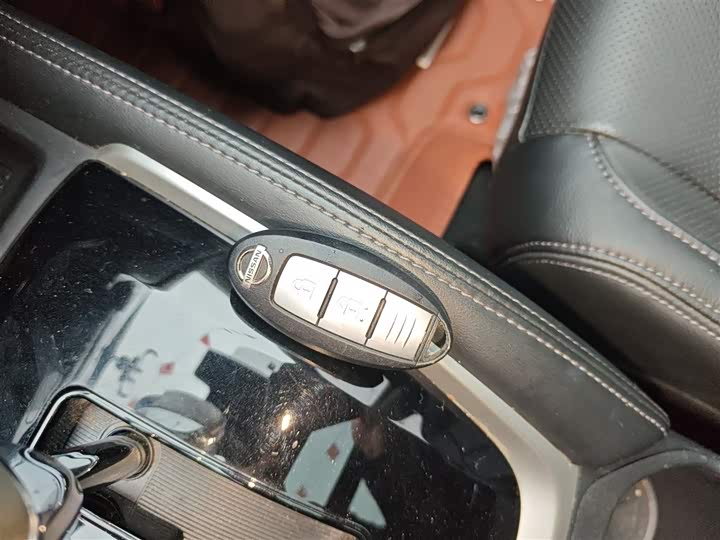 Фото 9 - Nissan X-Trail