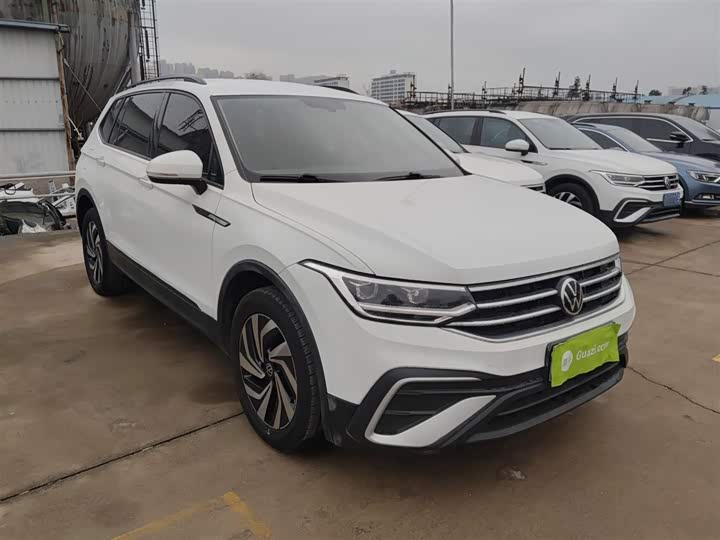 Фото 4 - Volkswagen Tiguan L Pro