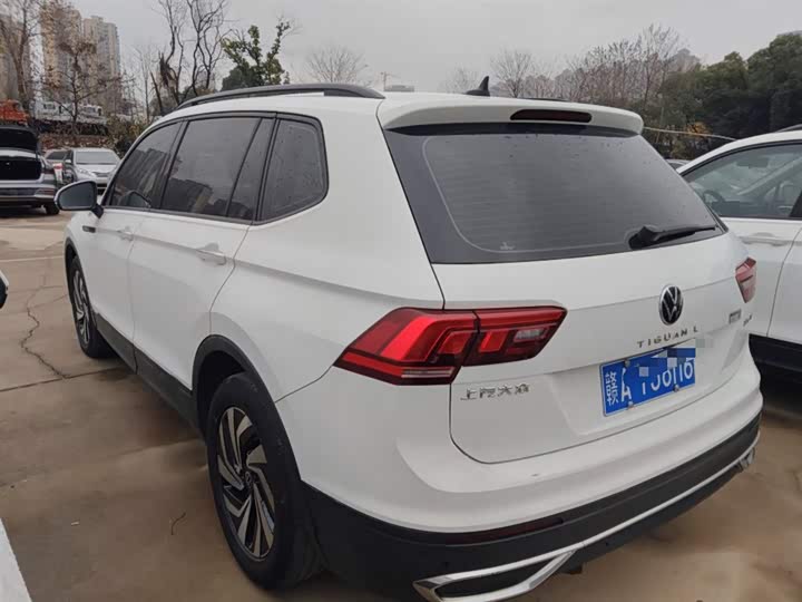 Фото 5 - Volkswagen Tiguan L Pro