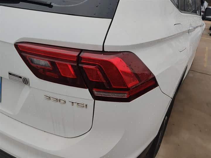 Фото 8 - Volkswagen Tiguan L Pro