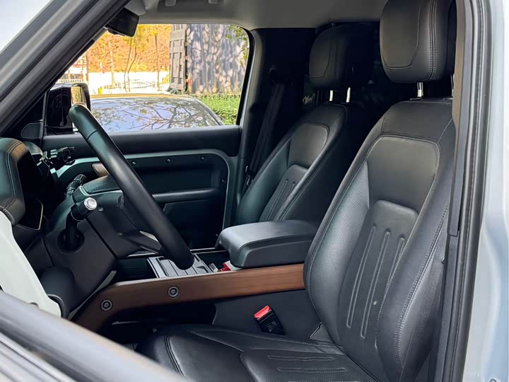 Фото 9 - Land Rover Defender