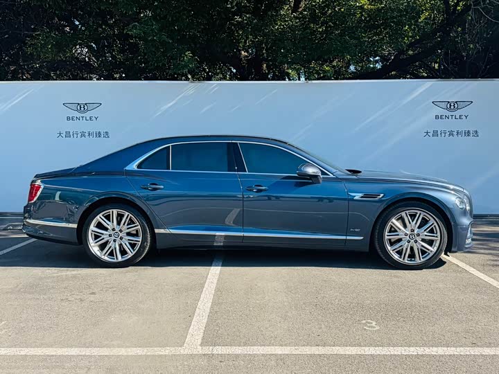 Фото 2 - Bentley Flying Spur