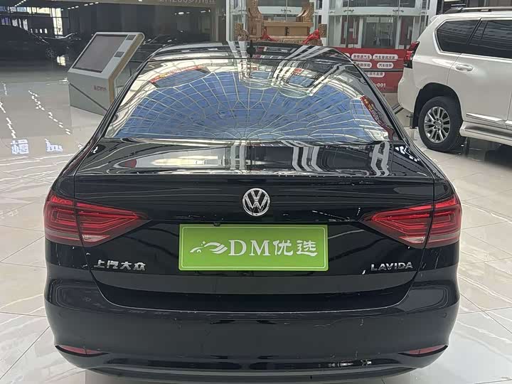 Фото 8 - Volkswagen Lavida