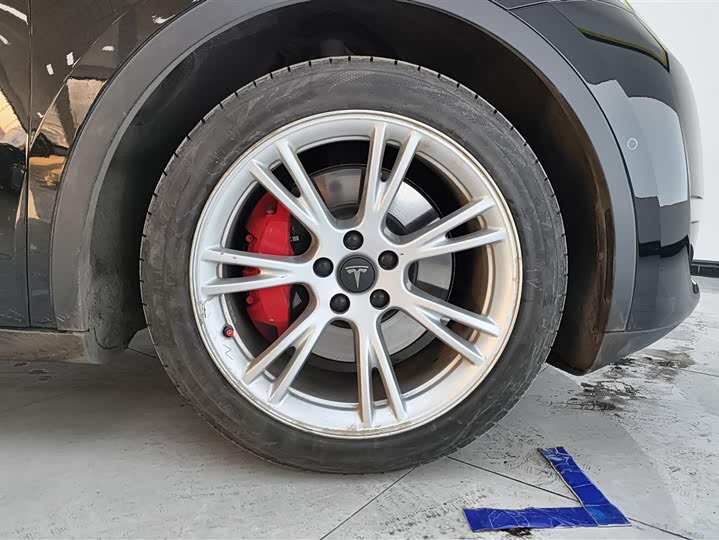 Фото 6 - Tesla Model Y