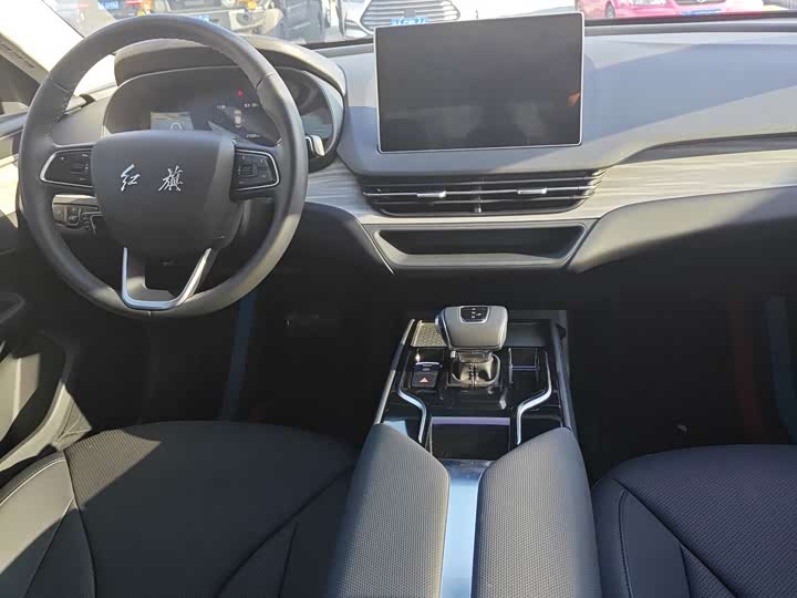 Фото 4 - Hongqi E-QM5